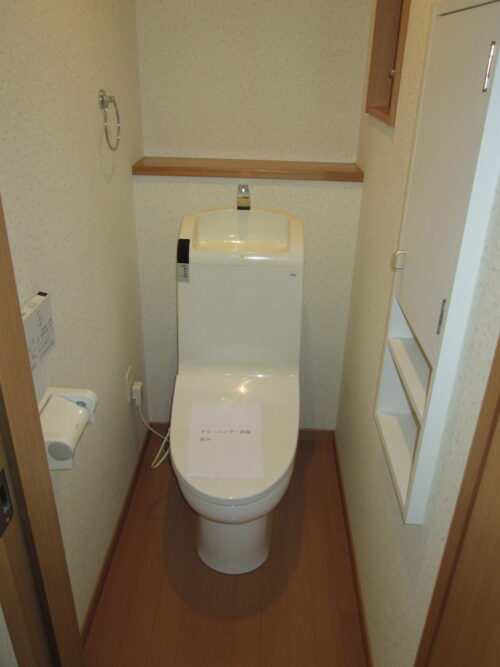 1階トイレ(内装)